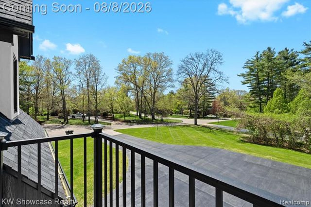 910 Hill Hollow Lane, Milford, MI 48381