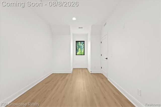 910 Hill Hollow Lane, Milford, MI 48381