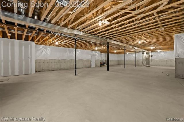 910 Hill Hollow Lane, Milford, MI 48381