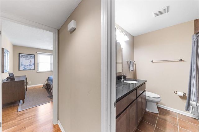 4616 HOLLY Street 3, Kansas City, MO 64112