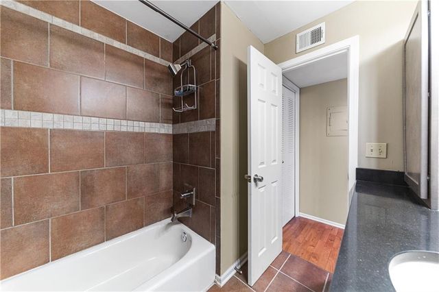 4616 HOLLY Street 3, Kansas City, MO 64112