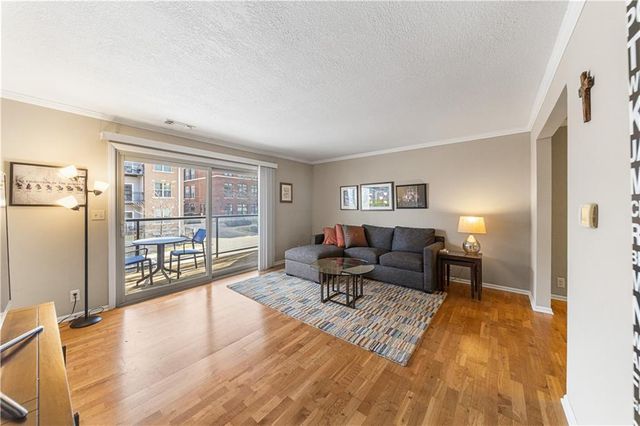 4616 HOLLY Street 3, Kansas City, MO 64112