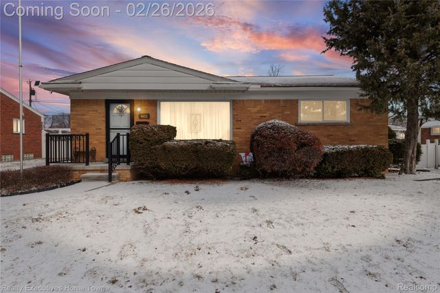 4611 E 13 Mile Road, Warren, MI 48092