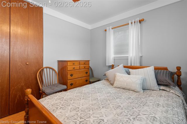 4611 E 13 Mile Road, Warren, MI 48092