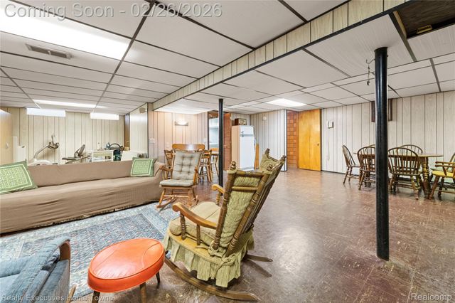 4611 E 13 Mile Road, Warren, MI 48092