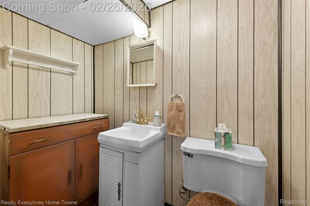 4611 E 13 Mile Road, Warren, MI 48092