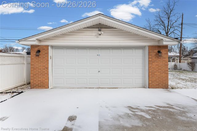 4611 E 13 Mile Road, Warren, MI 48092