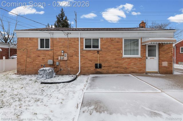 4611 E 13 Mile Road, Warren, MI 48092