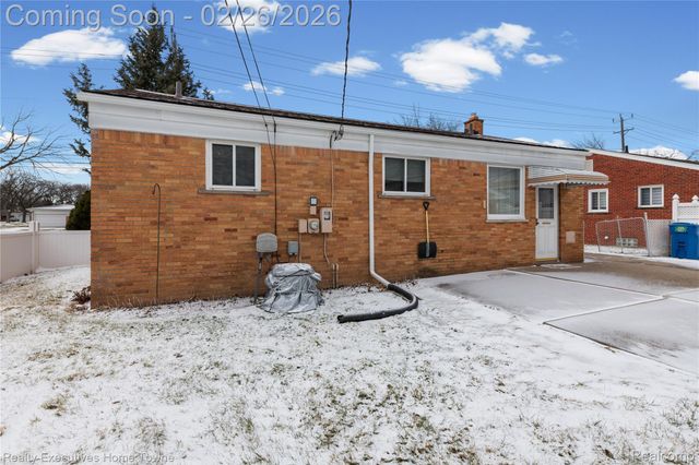 4611 E 13 Mile Road, Warren, MI 48092