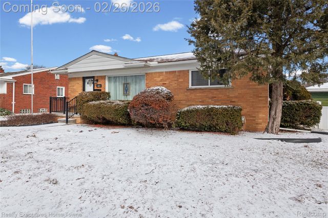 4611 E 13 Mile Road, Warren, MI 48092