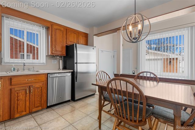 4611 E 13 Mile Road, Warren, MI 48092