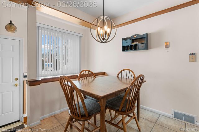 4611 E 13 Mile Road, Warren, MI 48092