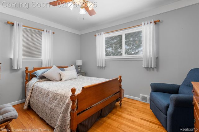 4611 E 13 Mile Road, Warren, MI 48092