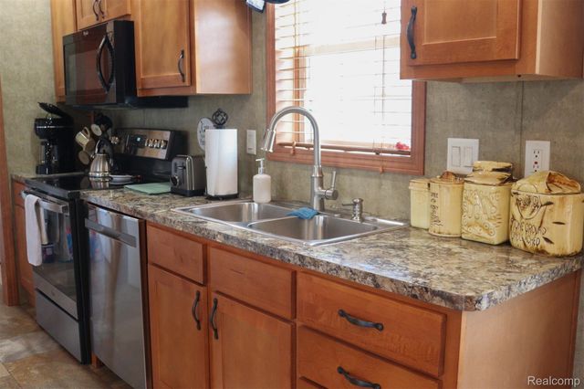 501 Kinloch, Monroe, MI 48182