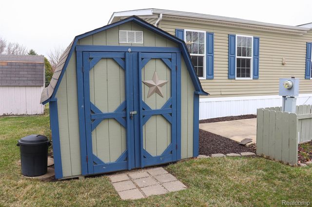 501 Kinloch, Monroe, MI 48182