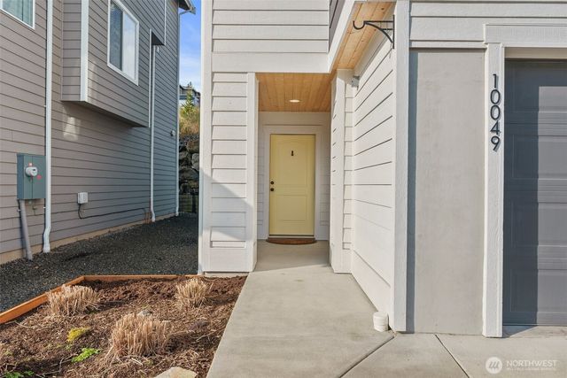 10049 Kings Landing Avenue NW, Bremerton, WA 98311