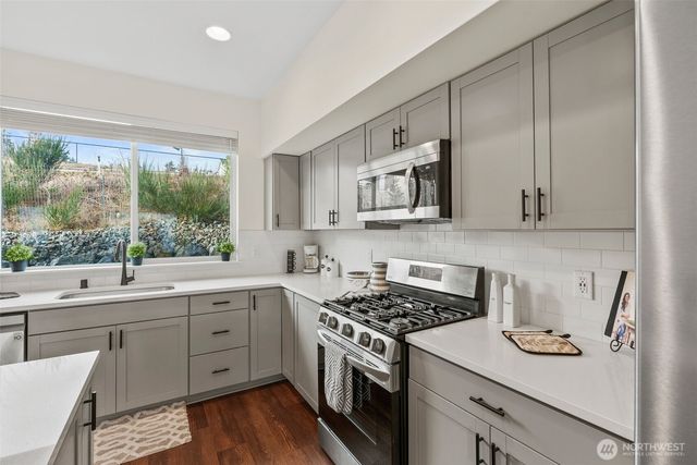 10049 Kings Landing Avenue NW, Bremerton, WA 98311
