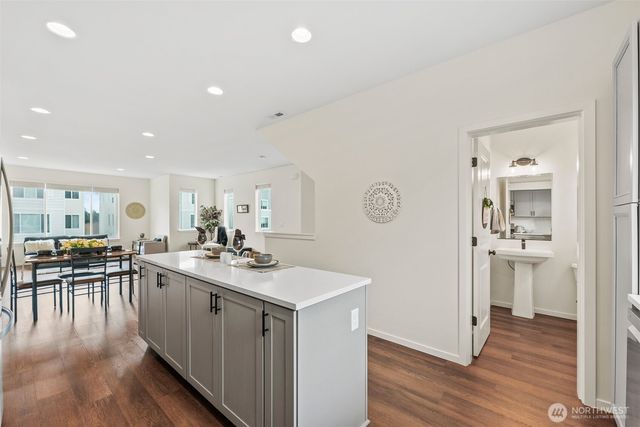 10049 Kings Landing Avenue NW, Bremerton, WA 98311