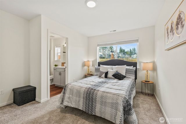 10049 Kings Landing Avenue NW, Bremerton, WA 98311