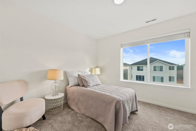 10049 Kings Landing Avenue NW, Bremerton, WA 98311