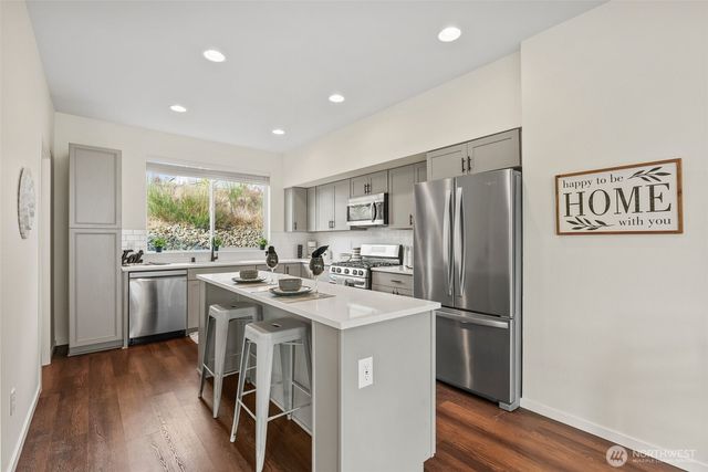 10049 Kings Landing Avenue NW, Bremerton, WA 98311