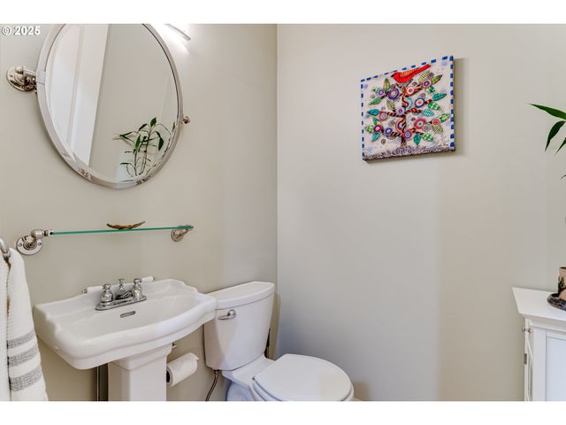 3409 LAKESIDE Dr, Eugene, OR 97401