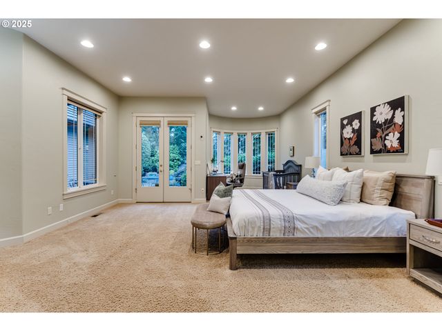 3409 LAKESIDE Dr, Eugene, OR 97401