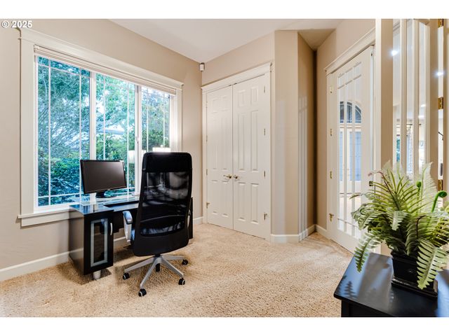 3409 LAKESIDE Dr, Eugene, OR 97401