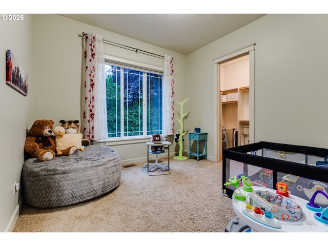 3409 LAKESIDE Dr, Eugene, OR 97401