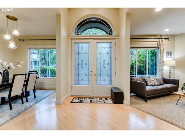 3409 LAKESIDE Dr, Eugene, OR 97401