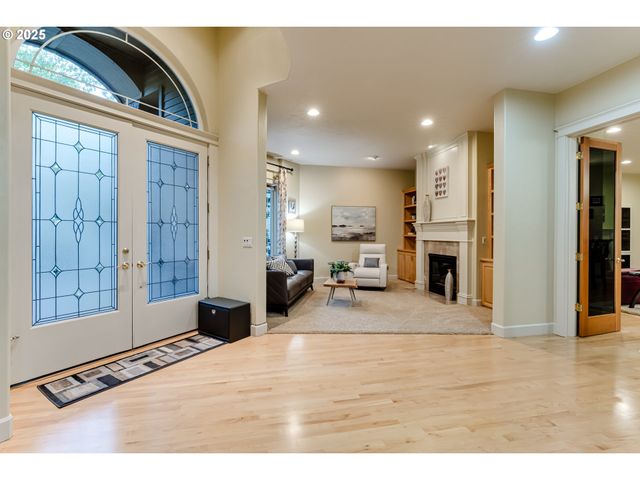 3409 LAKESIDE Dr, Eugene, OR 97401