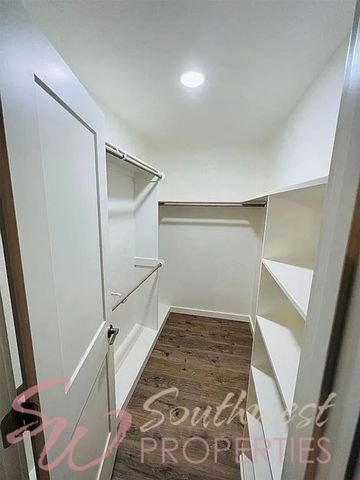 2605 W Highland Drive, Granbury, TX 76049