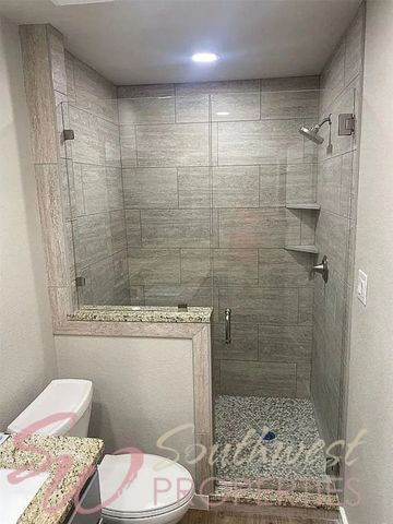 2605 W Highland Drive, Granbury, TX 76049