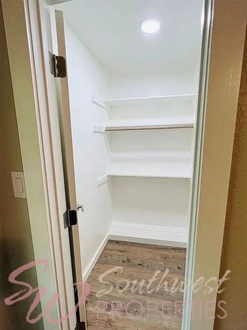 2605 W Highland Drive, Granbury, TX 76049