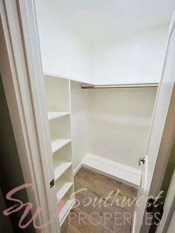 2605 W Highland Drive, Granbury, TX 76049