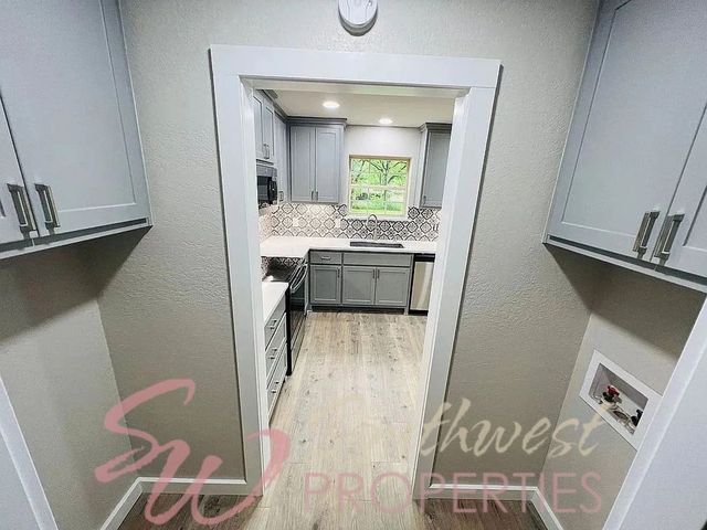 2605 W Highland Drive, Granbury, TX 76049