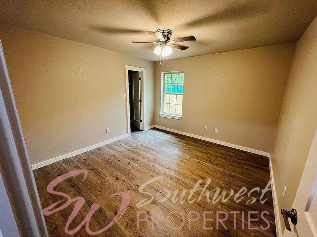 2605 W Highland Drive, Granbury, TX 76049