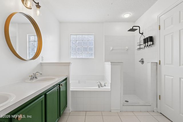 11242 PANTHER CREEK Parkway, Jacksonville, FL 32221