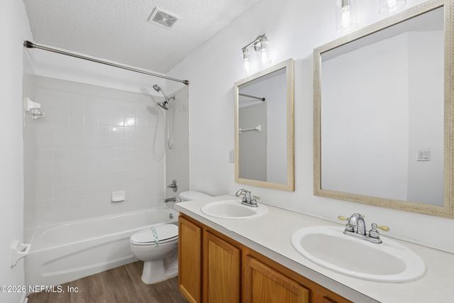 11242 PANTHER CREEK Parkway, Jacksonville, FL 32221