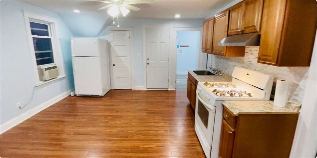 23 Everett Ave 3, Webster, MA 01570