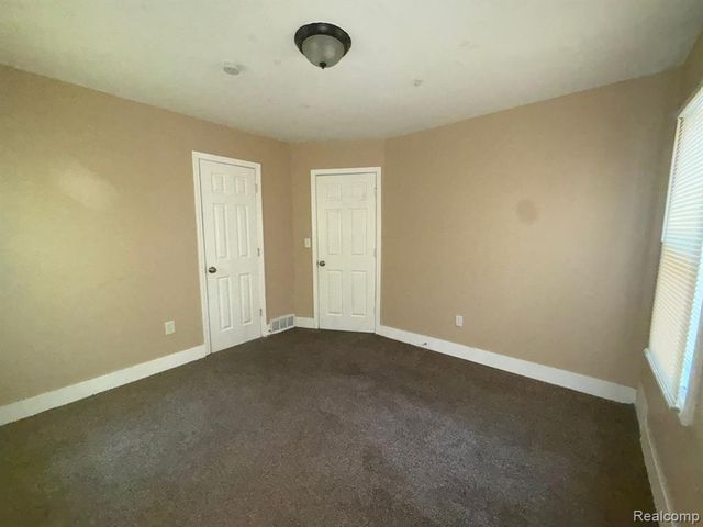 19586 Strasburg Street, Detroit, MI 48205