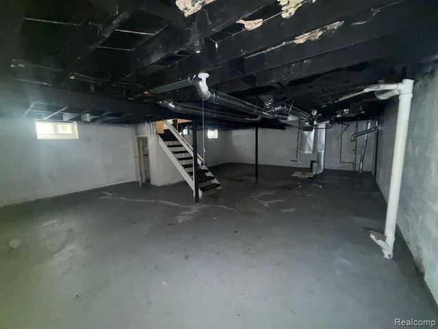 19586 Strasburg Street, Detroit, MI 48205