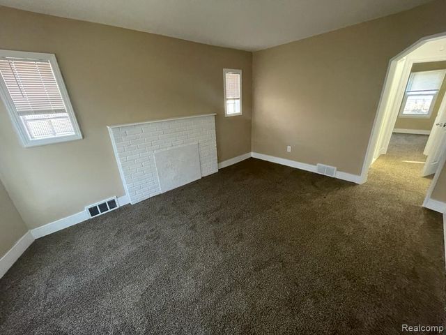 19586 Strasburg Street, Detroit, MI 48205