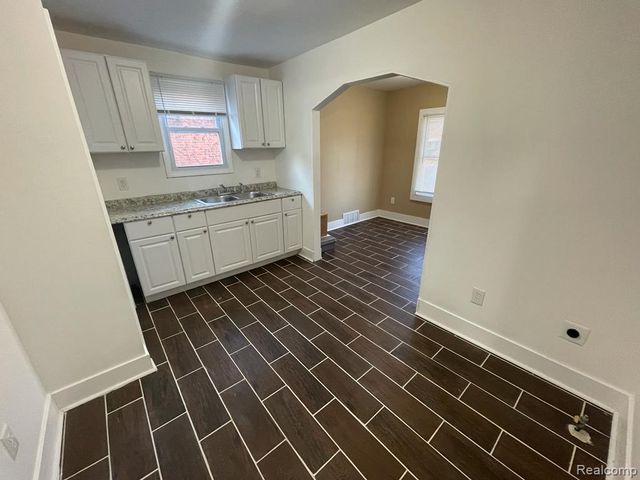 19586 Strasburg Street, Detroit, MI 48205