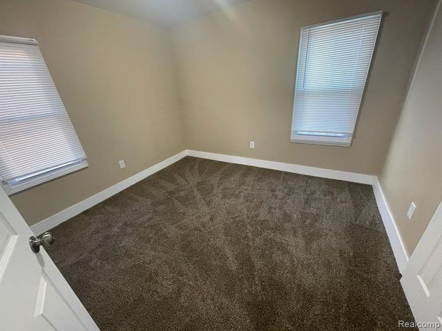 19586 Strasburg Street, Detroit, MI 48205