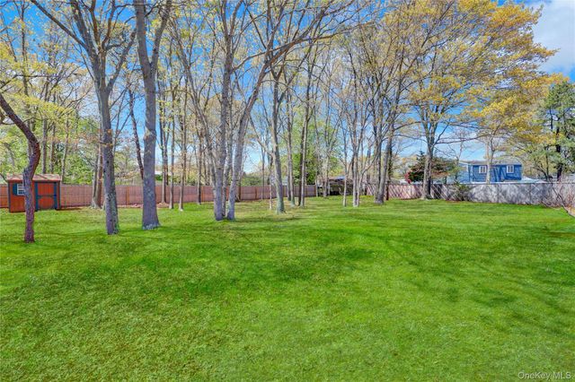 58 Glenmere Way, Holbrook, NY 11741