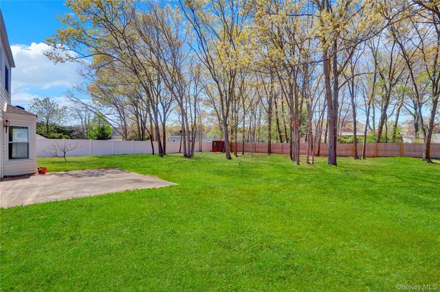 58 Glenmere Way, Holbrook, NY 11741