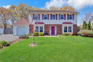 58 Glenmere Way, Holbrook, NY 11741