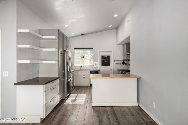 2540 W Cezanne Circle, Tucson, AZ 85741