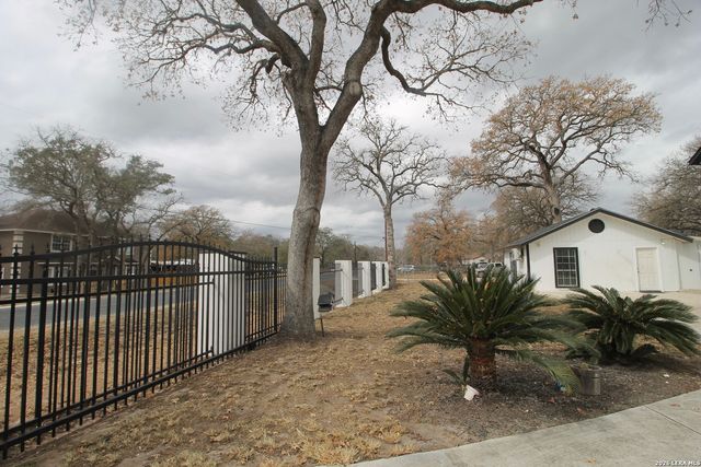 23239 Skila, Elmendorf, TX 78112